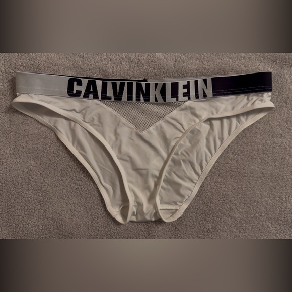 Calvin Klein ID Unlined High neck Bralette & Matching Unlined Bikini Panty - SM - Picture 6 of 8